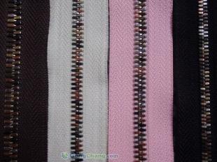 廠家直供金屬拉鏈、尼龍拉鏈、壓塑拉鏈_紡織、皮革_世界工廠網(wǎng)中國(guó)產(chǎn)品信息庫(kù)