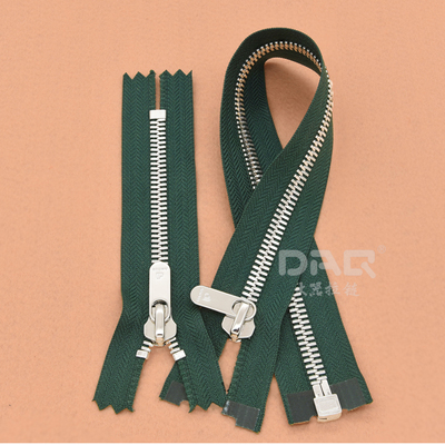 大器拉鏈DAQ品牌:高檔優(yōu)質(zhì)服裝拉鏈,上衣裝飾拉鏈,金屬拉鏈品牌供應(yīng)